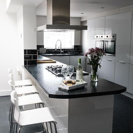 Gorgeous 3 Bedroom Victorian Townhouse Lisburn Eksteriør bilde
