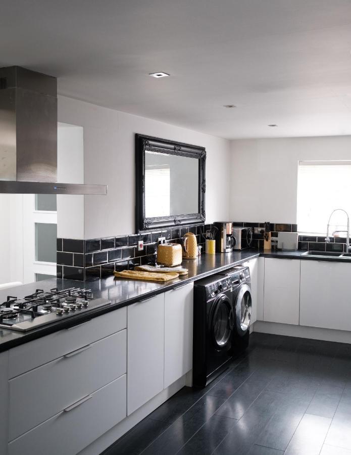 Gorgeous 3 Bedroom Victorian Townhouse Lisburn Eksteriør bilde