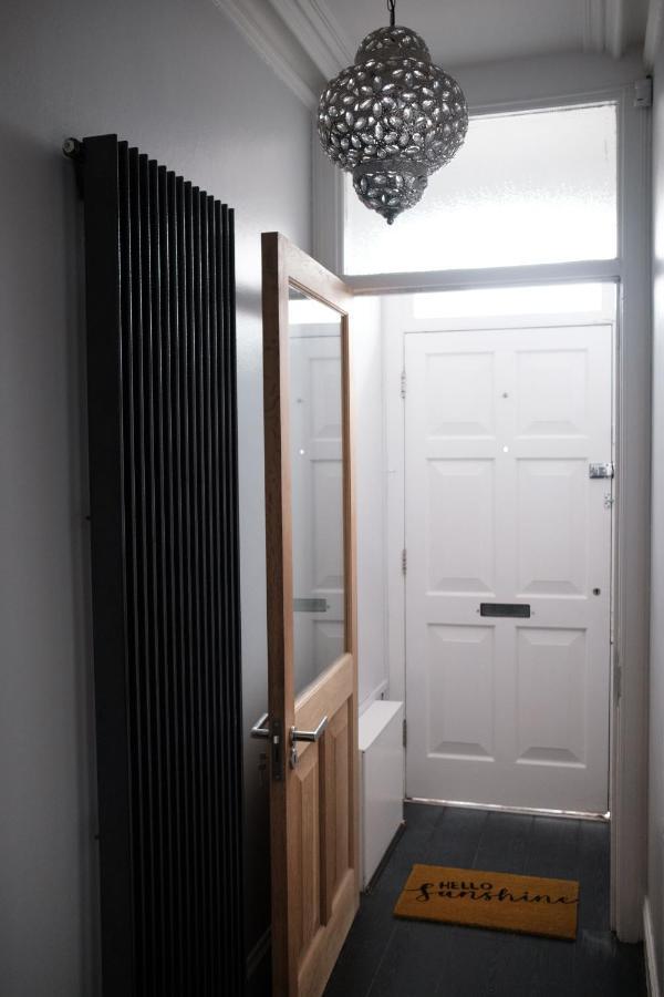 Gorgeous 3 Bedroom Victorian Townhouse Lisburn Eksteriør bilde