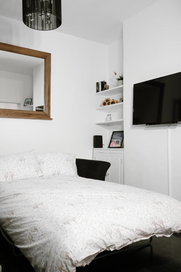 Gorgeous 3 Bedroom Victorian Townhouse Lisburn Eksteriør bilde