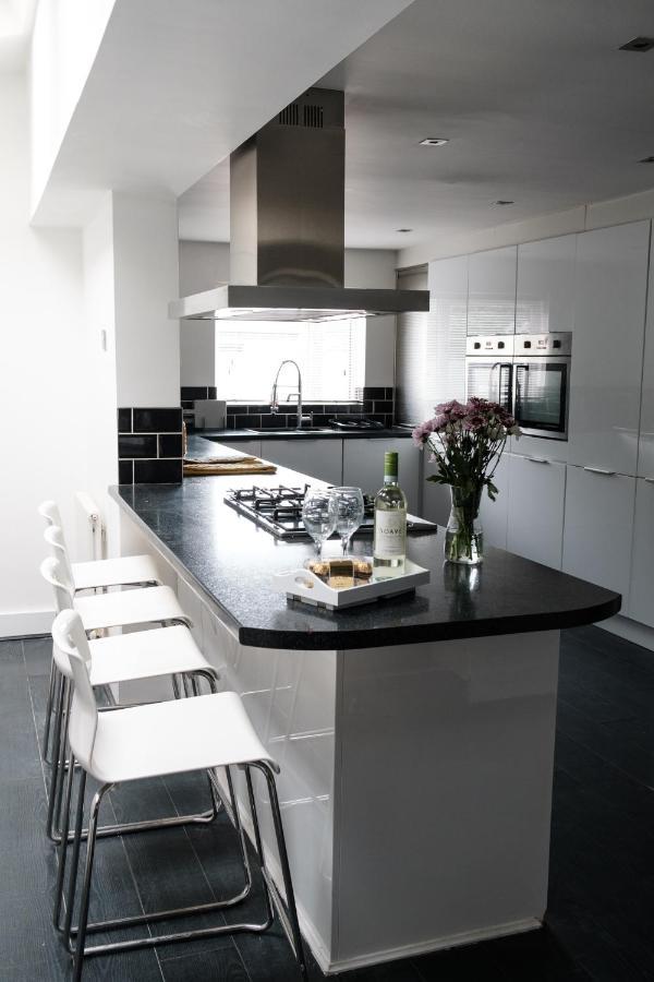 Gorgeous 3 Bedroom Victorian Townhouse Lisburn Eksteriør bilde