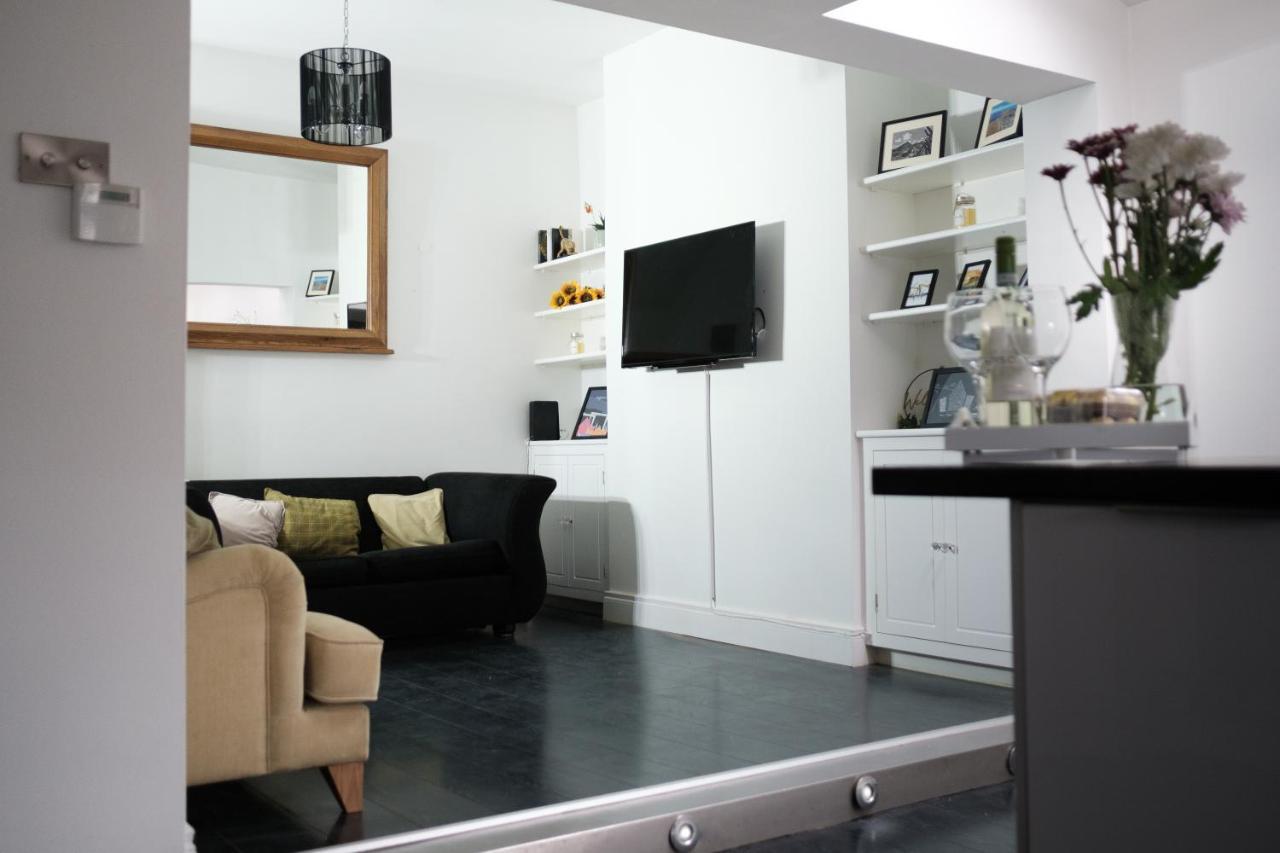 Gorgeous 3 Bedroom Victorian Townhouse Lisburn Eksteriør bilde